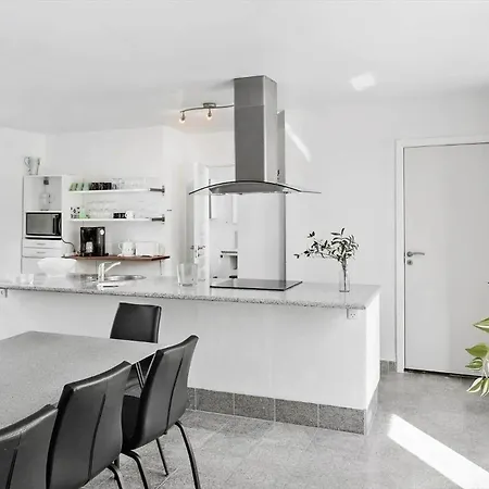 8106-mern-kindvig-enge-kaersangervej-6 * Kindvig
